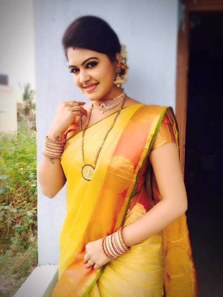 TELUGU TV ACTRESS RACHITHA MAHALAKSHMI PHOTOS IN YELLOW SAREE 2